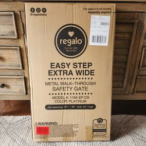 Regalo Platinum Metal Walk-Through Safety Gate